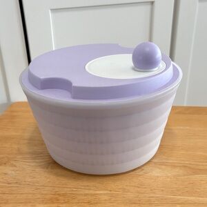 Tupperware Spin and Save salad spinner vintage Lavender EUC